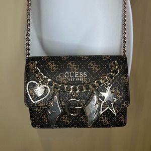 mcbling guess chain with charms brown crossbody bag